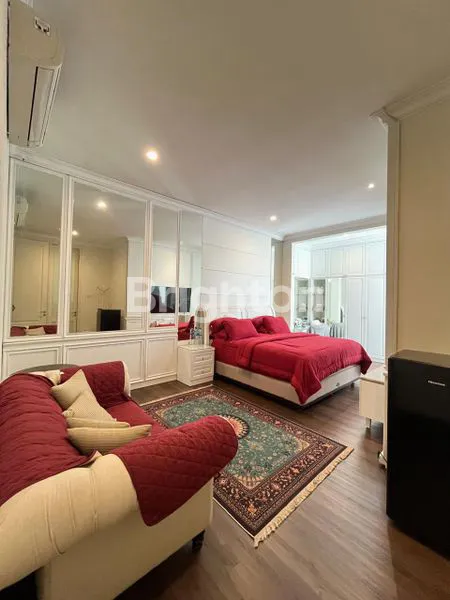 image DIJUAL RUMAH MEWAH – GOLDEN LOCATION CASA TOBAGO, GRAND ISLAND - PAKUWON CITY ! SELANGKAH KE CLUB HOUSE & SEMI-FURNISHED (3)