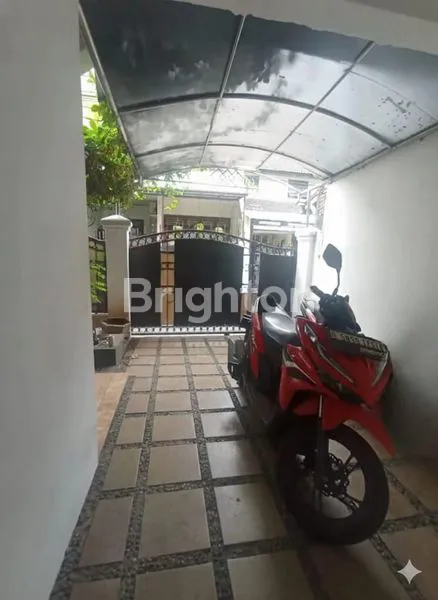 image DIJUAL CEPAT! RUMAH 2,5 LANTAI KOKOH & SIAP HUNI | KOMPLEK PERUMAHAN ABADI – DUREN SAWIT, JAKARTA TIMUR (3)