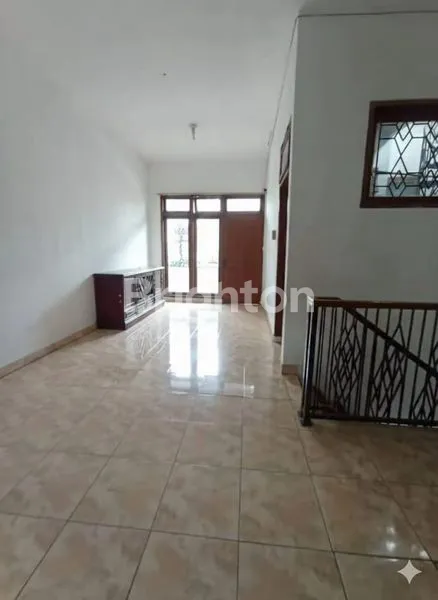 image DIJUAL CEPAT! RUMAH 2,5 LANTAI KOKOH & SIAP HUNI | KOMPLEK PERUMAHAN ABADI – DUREN SAWIT, JAKARTA TIMUR (7)