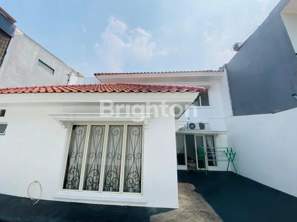 image RUMAH MEWAH 2 LANTAI DI LIPPO CIKARANG, LT 294M² (1)