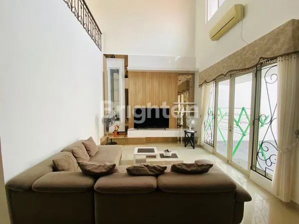 image RUMAH MEWAH 2 LANTAI DI LIPPO CIKARANG, LT 294M² (6)