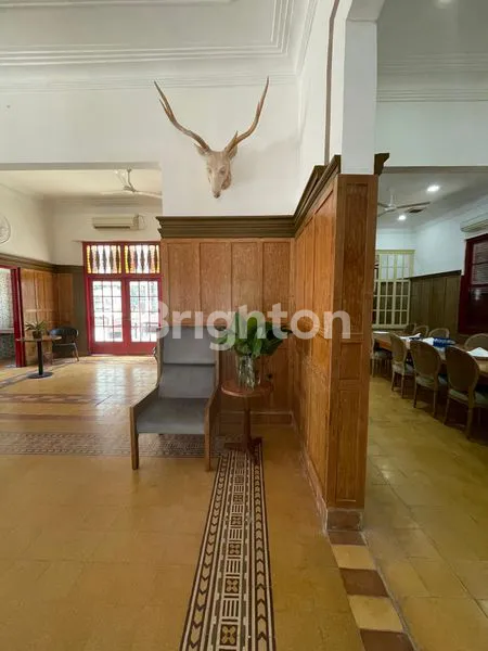 image BANGUNAN KOMERSIAL LUAS DENGAN PARKIR BESAR & AKSES STRATEGIS DI MENTENG JAKARTA PUSAT (4)