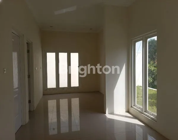 image RUMAH 2 LANTAI RAYA PANDANSARI WAGIR (2)