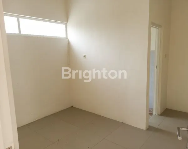 image RUMAH 2 LANTAI RAYA PANDANSARI WAGIR (4)