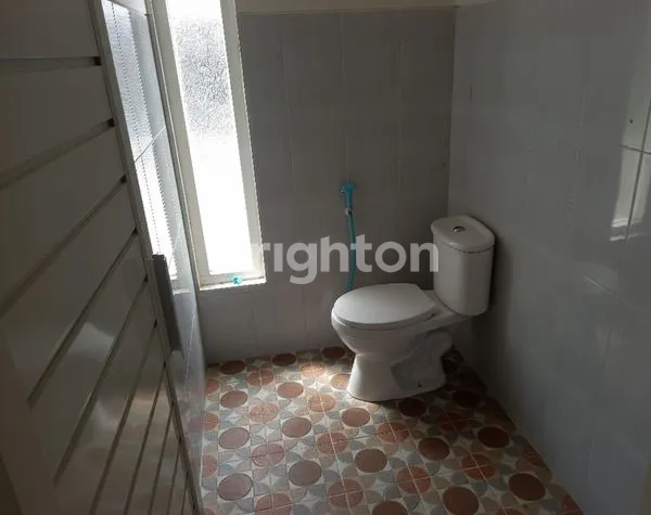 image RUMAH 2 LANTAI RAYA PANDANSARI WAGIR (6)