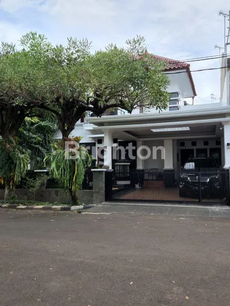 image RUMAH MEWAH 2 LANTAI DI KEMANG PRATAMA 3, SIAP HUNI (1)