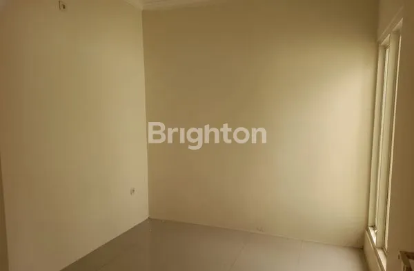 image RUMAH 2 LANTAI RAYA PANDANSARI WAGIR (3)