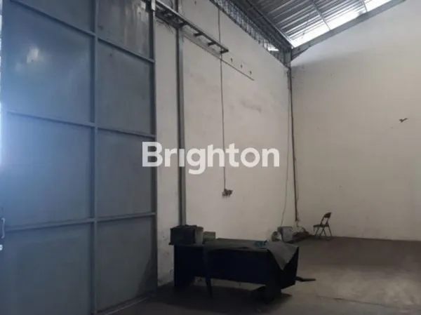 image GUDANG RAYA KENJERAN SIAP PAKAI AKSES CONTAINER 40 FT (5)