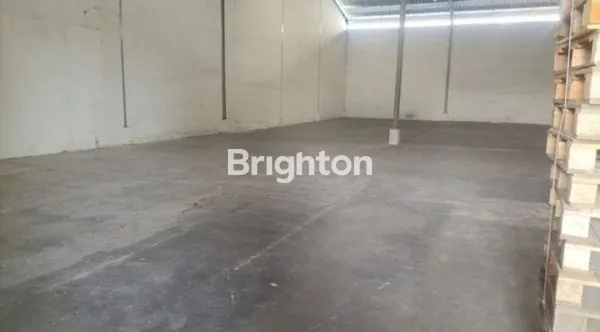 image GUDANG RAYA KENJERAN SIAP PAKAI AKSES CONTAINER 40 FT (6)