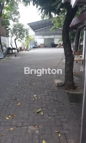 image GUDANG RAYA KENJERAN SIAP PAKAI AKSES CONTAINER 40 FT (7)