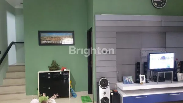 image RUMAH 2 LANTAI SIAP HUNI LOKASI MANYAR DEKAT TENGAH KOTA SURABAYA  (3)