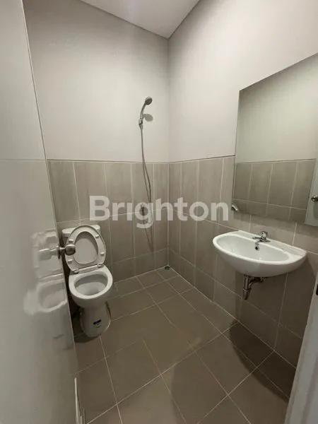 image RUMAH STRATEGIS DI PARAMOUNT PETALS, LT 96M², 3 KT (5)