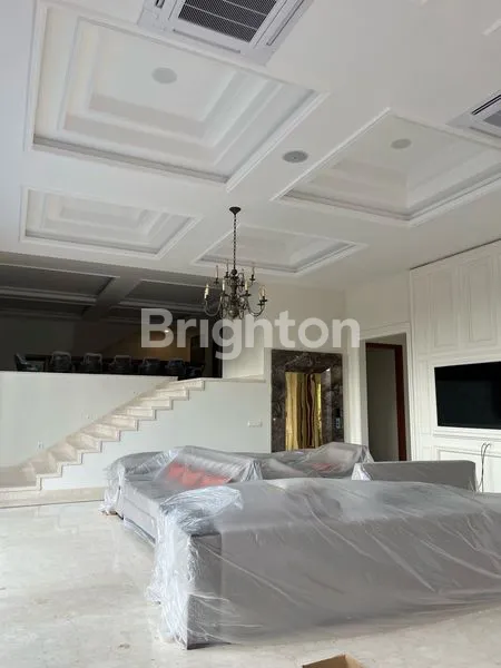 image RUMAH MEWAH 3 LANTAI FULL FURNISHED – KEMANG TIMUR | JAKARTA SELATAN (2)