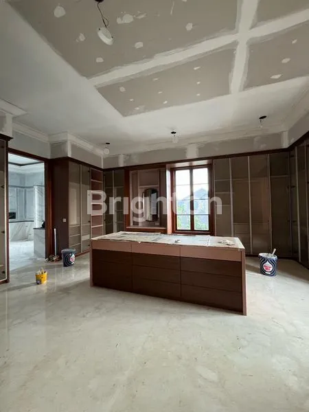 image RUMAH MEWAH 3 LANTAI FULL FURNISHED – KEMANG TIMUR | JAKARTA SELATAN (4)