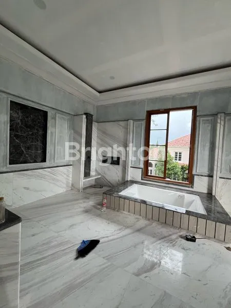 image RUMAH MEWAH 3 LANTAI FULL FURNISHED – KEMANG TIMUR | JAKARTA SELATAN (6)