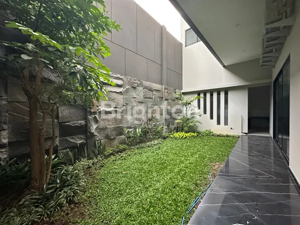 image RUMAH MODERN MINIMALIS SPLIT LEVEL BARU DI PAKUWON DEKAT CITRALAND DAN GRAHA (5)