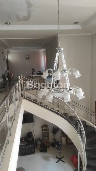 image RUMAH BESAR MEWAH  3 LANTAI RDR CIPTO SEMARANG TIMUR (2)