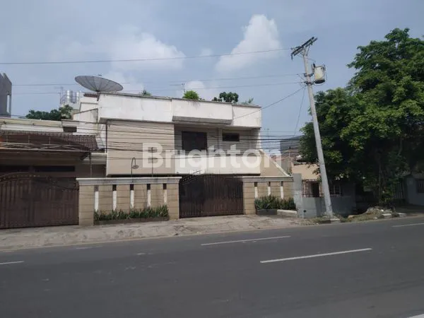 image RUMAH BESAR MEWAH  3 LANTAI RDR CIPTO SEMARANG TIMUR (1)