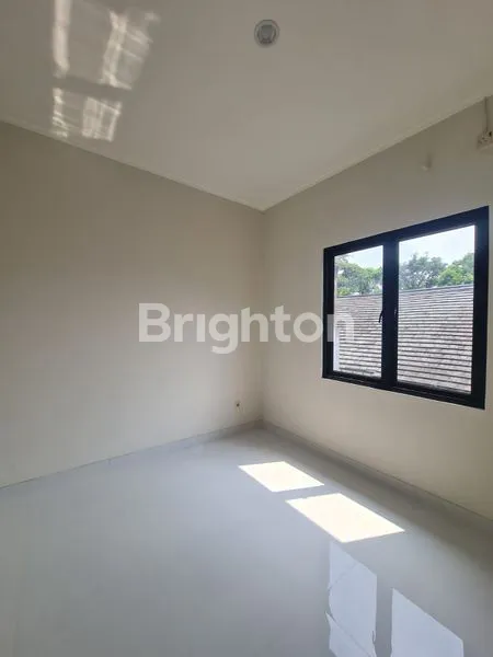 image DIJUAL RUMAH 2 LANTAI, TYPE MINIMALIS, CANTIK, SANGAT SIAP HUNI, BARU SELESAI RENOVASI. (5)
