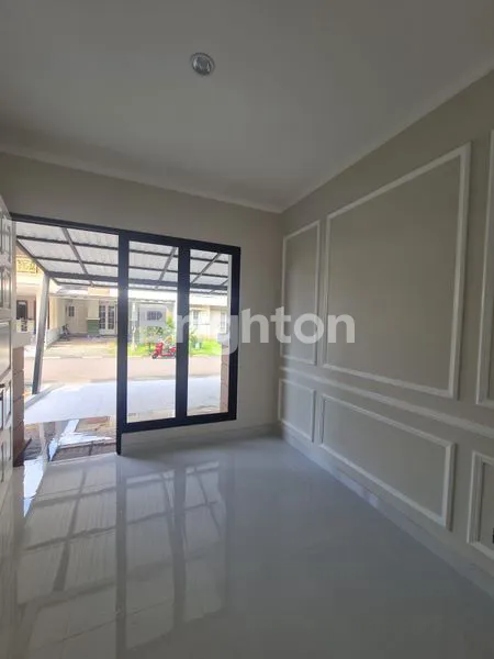 image DIJUAL RUMAH 2 LANTAI, TYPE MINIMALIS, CANTIK, SANGAT SIAP HUNI, BARU SELESAI RENOVASI. (3)