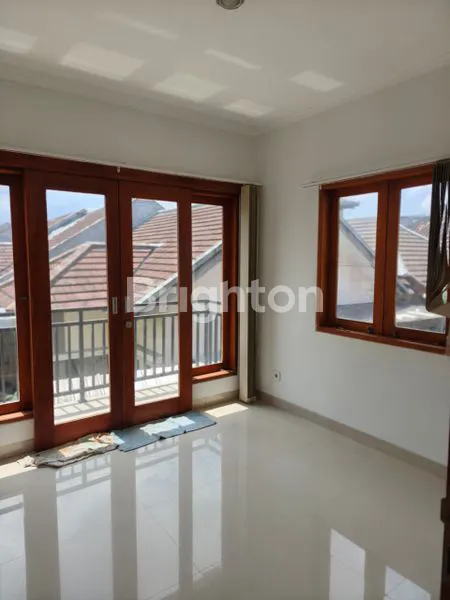 image RUMAH MODERN 3KT DI PADANG SAMBIAN (3)