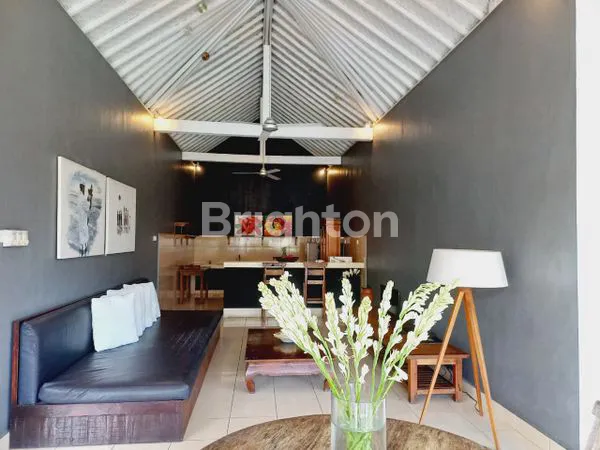 image VILLA MEWAH SIAP HUNI DI SEMINYAK DEKAT PANTAI (4)