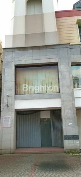 image RUKO 3 LANTAI DI KOMPLEKS RUKO INKOPAL DENGAN POSISI HOEK DAN MENGHADAP LANGSUNG KE JALAN RAYA UTAMA DAERAH KELAPA GADING, JAKARTA UTARA (1)