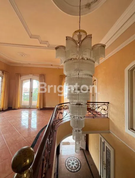 image RUMAH MEWAH HOOK 7 KT DI RENON (4)