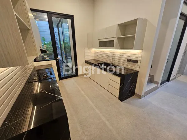 image RUMAH MEWAH LT 330 LB 600 DI PAKUWON INDAH (4)