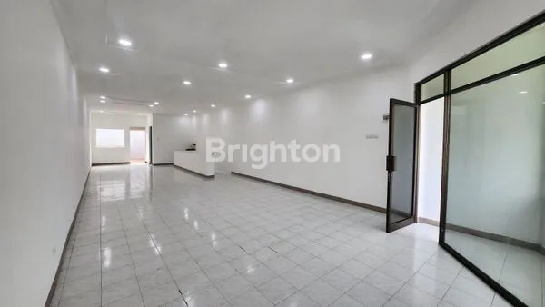 image DIJUAL RUKO MEWAH 3 LANTAI PUSAT KOTA MENGHADAP JALAN RAYA (3)
