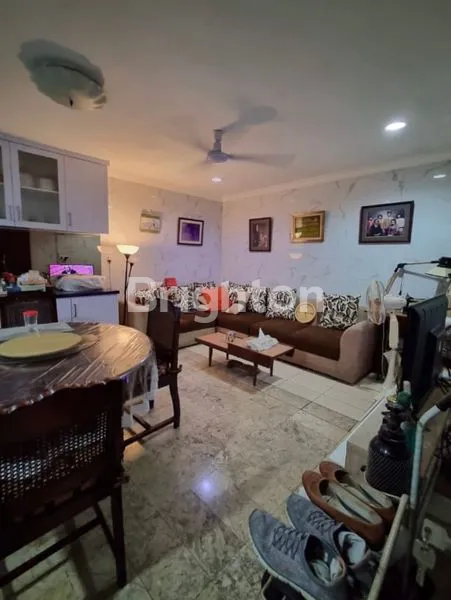 image RUMAH 2 LANTAI DI SLIPI, LT 150M², 5 KT & 3 KM (4)