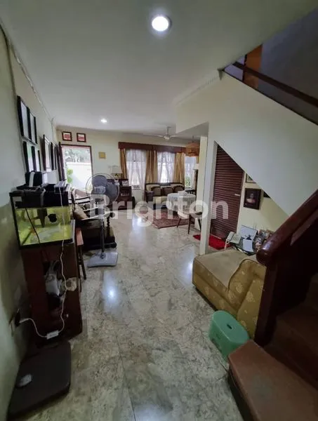 image RUMAH 2 LANTAI DI SLIPI, LT 150M², 5 KT & 3 KM (7)