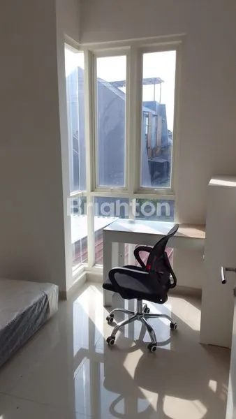 image RUMAH 2 LANTAI FULLY FURNISHED DI TAMAN PONDOK JATI (4)