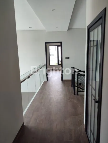 image RUMAH MEWAH BANGUNAN BARU SANGAT BAGUS , SETIABUDI REGENCI (7)