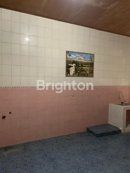 image BUTUH UANG CEPAT! – KESEMPATAN EMAS JARANG ADA #  DISEWAKAN RUMAH 3 LANTAI – LOKASI STRATEGIS DENPASAR (PADANG SAMBIAN) (5)