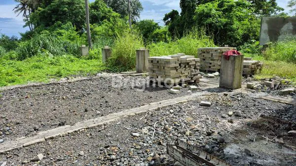 image GUDANG LUAS STRATEGIS PINGGIR JALAN UTAMA PROF IDA BAGUS MANTRA- KETEWEL (7)