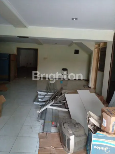 SEWA RUKO HOOK, 2 MUKA, LT 300M² DI SEMARANG UTARA