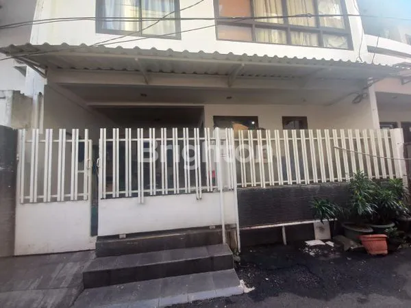image RUMAH 2,5 LANTAI DI TANJUNG DUREN UTARA (1)