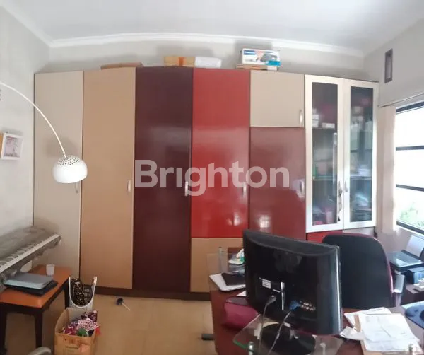 image JUAL CEPAT UNDER MARKET GAYUNGSARI BARAT BANGUNAN TERAWAT SIAP HUNI (5)