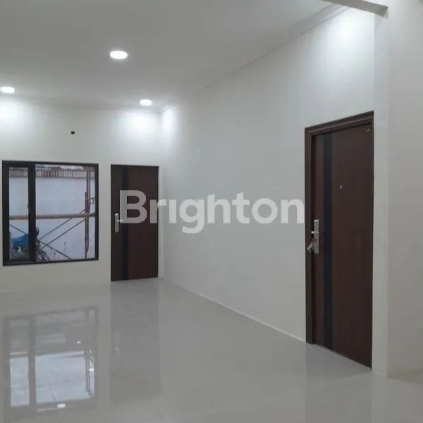 image DIJUAL RUMAH MEWAH 1 LANTAI SPESIFIKASI GRANIT, LOKASI STRATEGIS PUSAT KOTA SEMARANG (6)