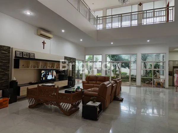 image HUNIAN NYAMAN DI INTERCON, 7+4 KT & 5 CARPORT (7)