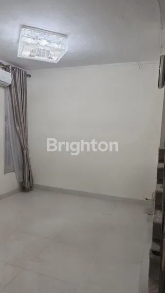 image RUMAH 2 LANTAI HADAP SELATAN DI CITRA 2 EXT (3)