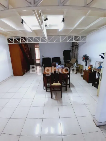 image RUMAH STRATEGIS DI KOMPLEK KOMPAS, 3+1 KT, LT LUAS 330M² (1)