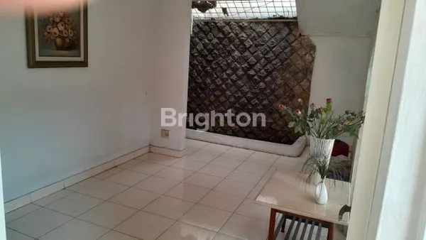 image RUMAH STRATEGIS DI KOMPLEK KOMPAS, 3+1 KT, LT LUAS 330M² (2)