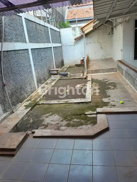 image RUMAH STRATEGIS DI KOMPLEK KOMPAS, 3+1 KT, LT LUAS 330M² (4)