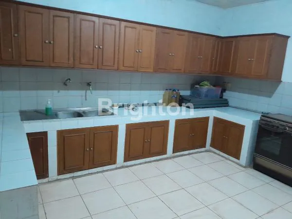 image RUMAH STRATEGIS DI KOMPLEK KOMPAS, 3+1 KT, LT LUAS 330M² (5)
