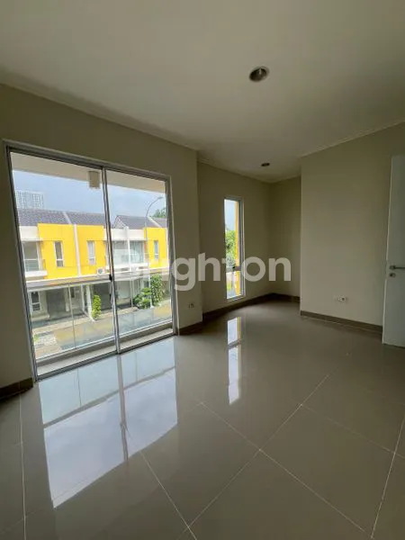 image HUNIAN MODERN DI CLUSTER EROPA ABBEY ROAD, KELAPA GADING (6)