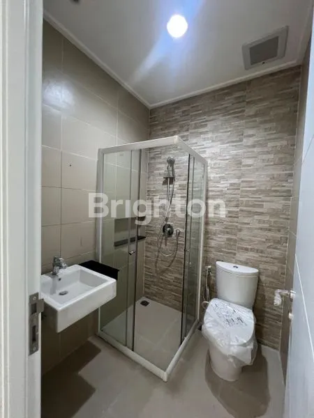 image HUNIAN MODERN DI CLUSTER EROPA ABBEY ROAD, KELAPA GADING (5)