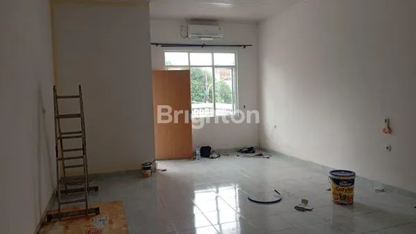 image RUMAH 2 LANTAI DI TAMAN MUTIARA, GROGOL (2)