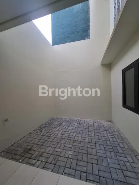 image HUNIAN EKSKLUSIF  2 LANTAI 4+1 KT DI KOTA WISATA CIBUBUR (5)